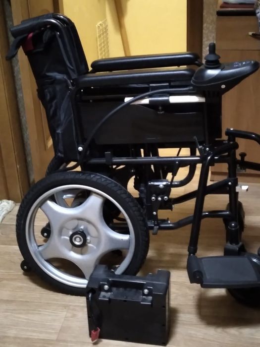 Продам две коляски инвалидная