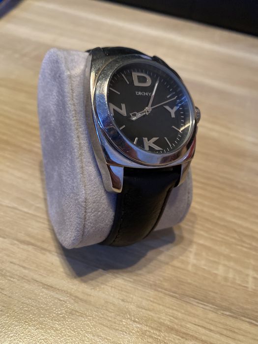 Часы наручные DKNY