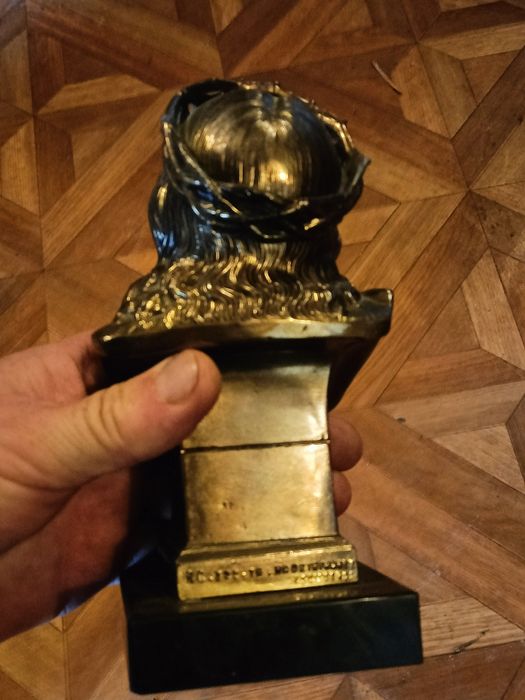 Vind diferite antichitati