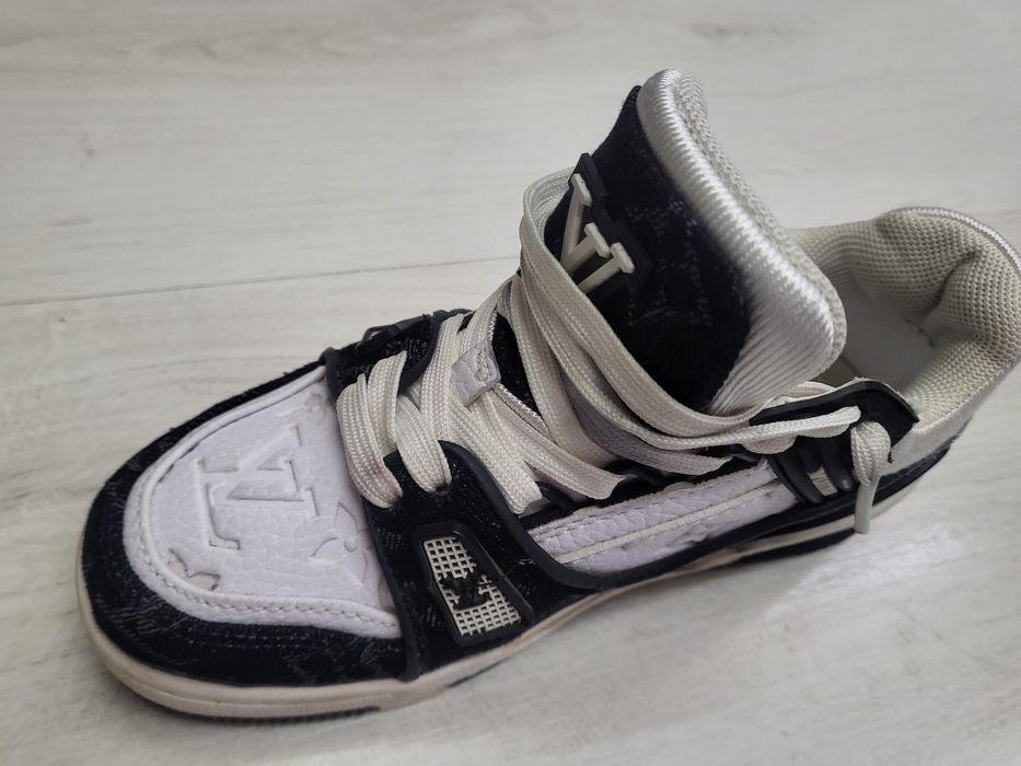 Sneakers unisex  mărimea 32