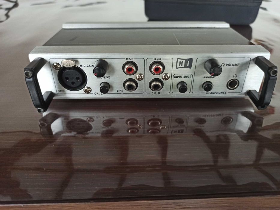 Native Instrument Audio 8