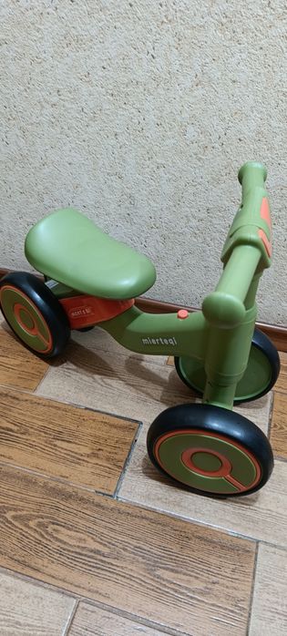 Продам беговел 10000