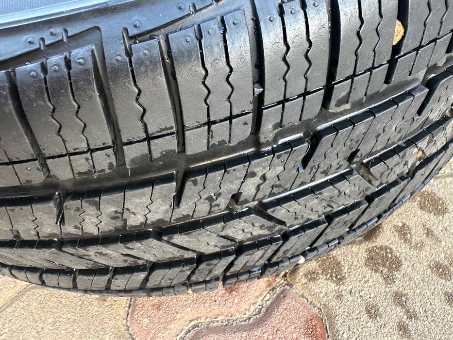 Cauciucuri Bridgestone 225 50 R18 RFT Runflat Iarna M+S in stare exceptionala - se vand pentru ca am vandut masina