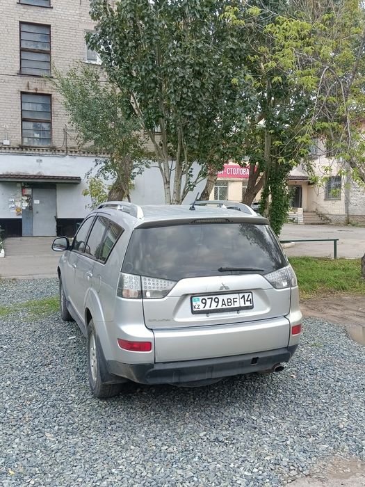 Продам автомобиль Митсубиси Аутлендер 2008 года
