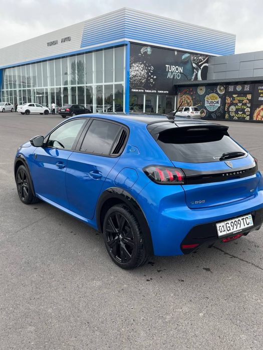 Peugeot e208 GTi