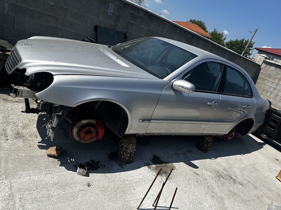W211  На Части Е класа