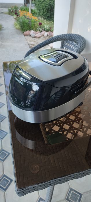 Мультиварка редмонд. Б/у. В отличном состоянии