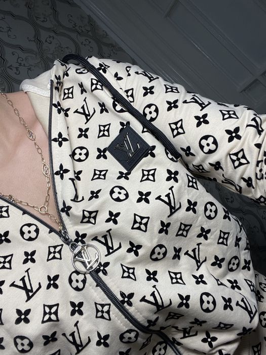 Trening Louise Vuitton ,nou cu eticheta