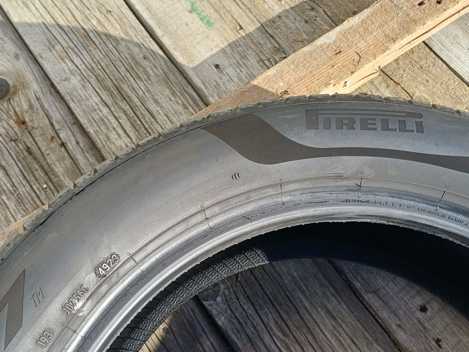 Vand 4 anvelope de vara 215 55 17
