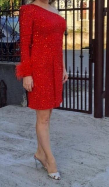 Rochie roșie  asimetrica