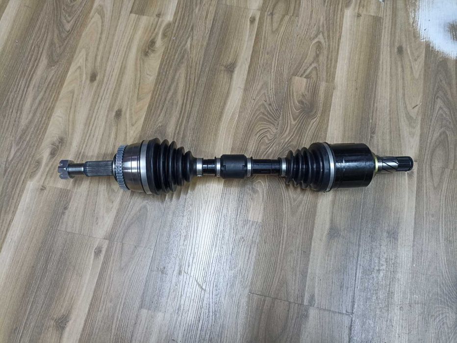 Привод в сборе гранаты на Lexus LS460