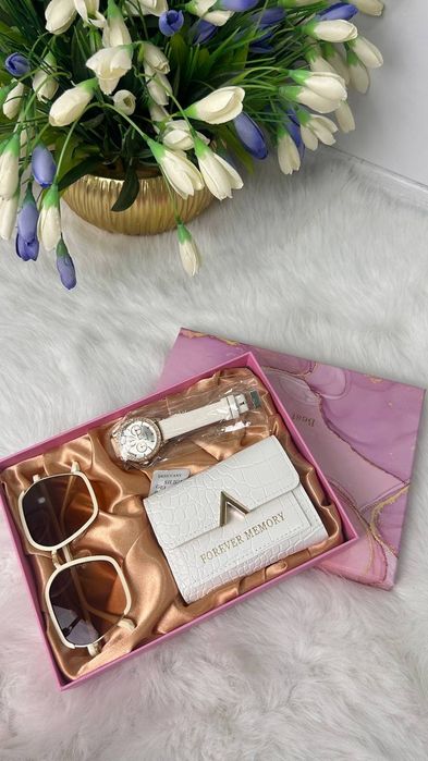 Ayollarga ajoyib sovģa tòplami