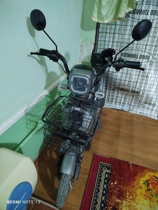 Elektron skuter sotiladi