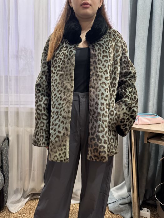 Шуба демисезонная.