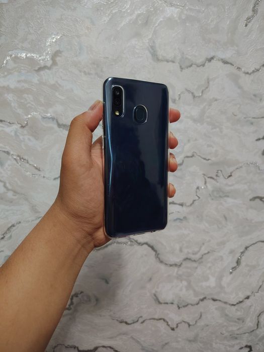 Samsung A30 Sotiladi holati ideal tinniq