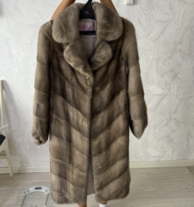 Продам: Норковую шубу