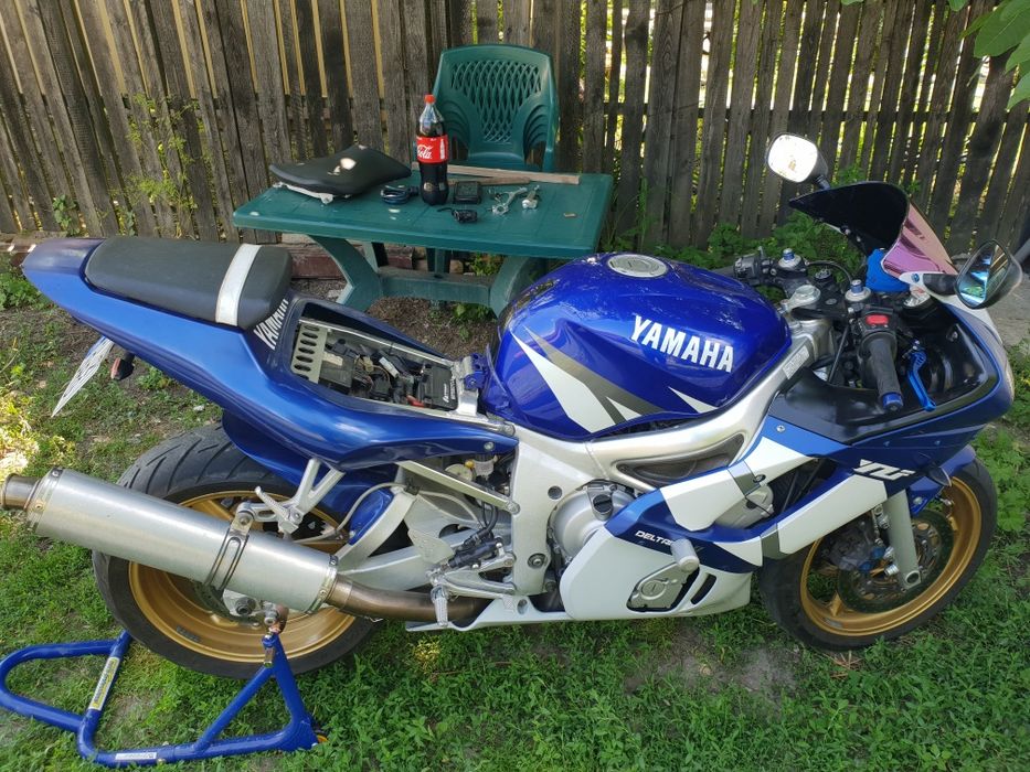 Yamaha R6  din 2002