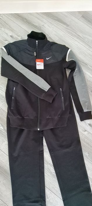 Продам спортивный костюм на мальчика