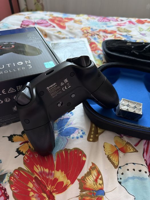Controller ps 4, nou desigilat