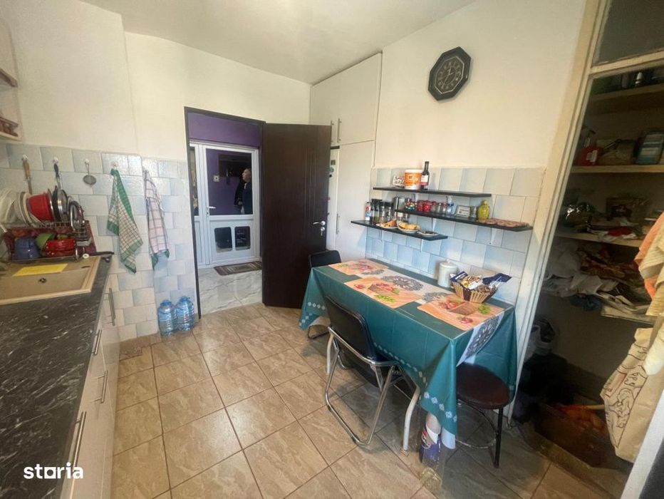 Apartament 4 camere, 89.88 mp, trilateral, 2 bai, zona Craiovita Prome
