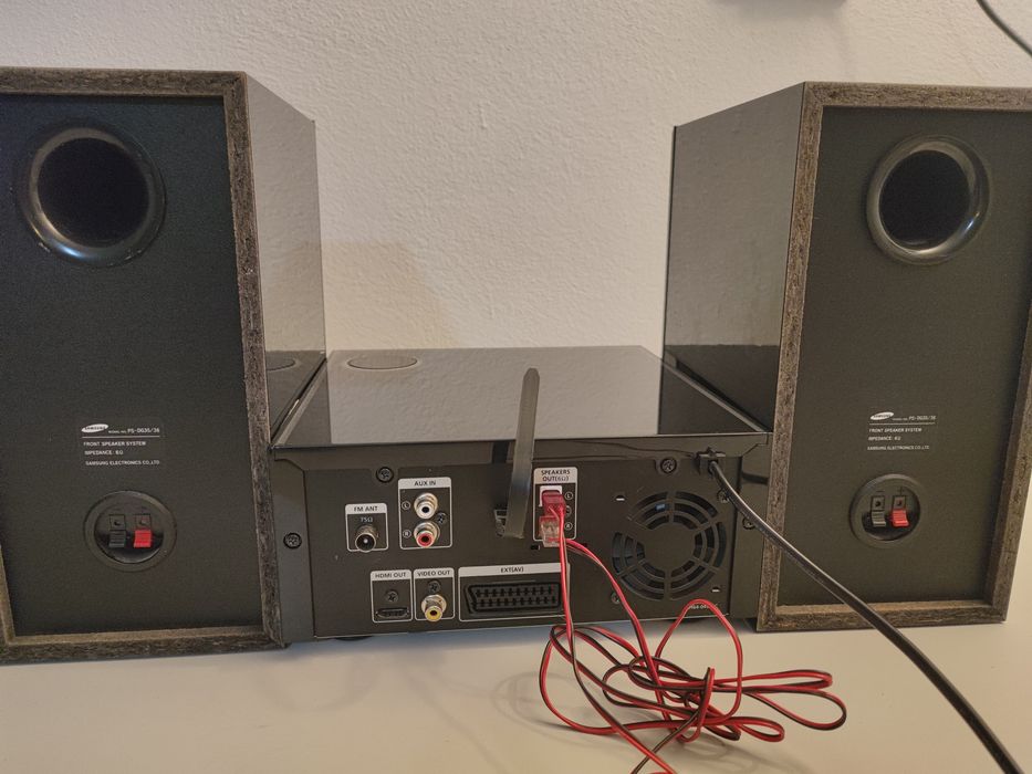 Sistem audio Samsung MM DG 35 cu radio citeste USB CD DVD MP3 JPEG