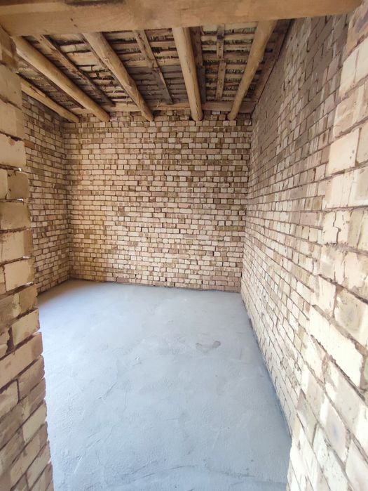 5 хонали уй сотилади!