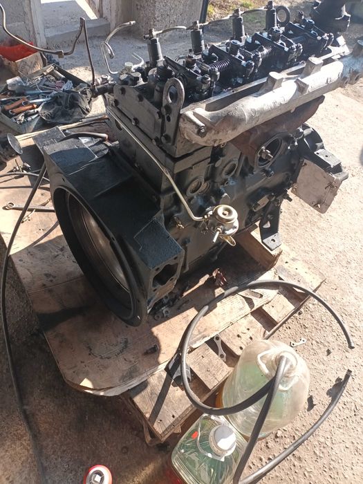 Продавам отремонтирани двигатели "Перкинс" Д3900 за мотокар!