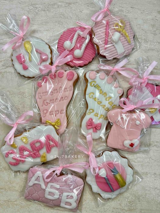 Ръчно декорирани медени бисквитки с фондан - погача, моминско парти