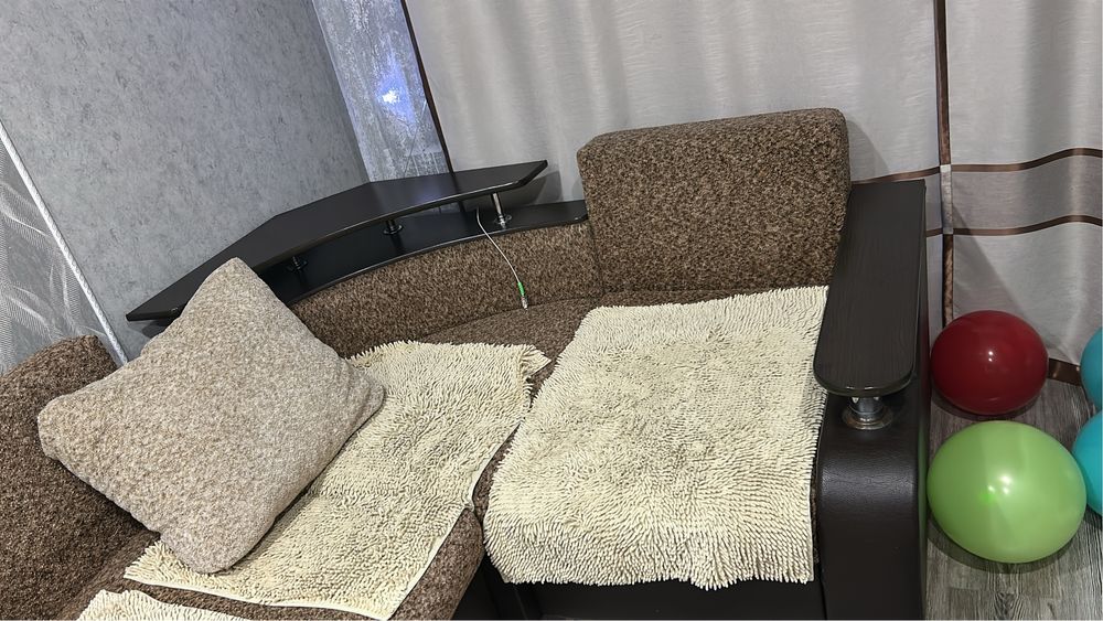 Продам отличный угловой диван