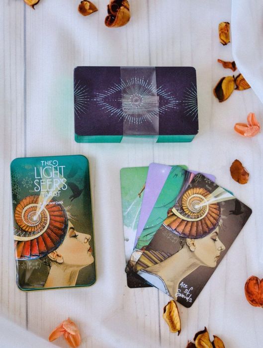 Карты МАК Таро Светлого Провидца Light Seer's Tarot в жестяном боксе