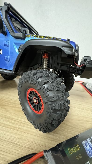 Радиоуправляемая машинка