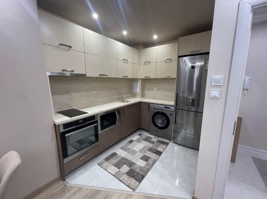 Дава се под наем Двустаен апартамент в Пловдив, Тракия - 65 кв.м за 402.9 € - Снимка #1