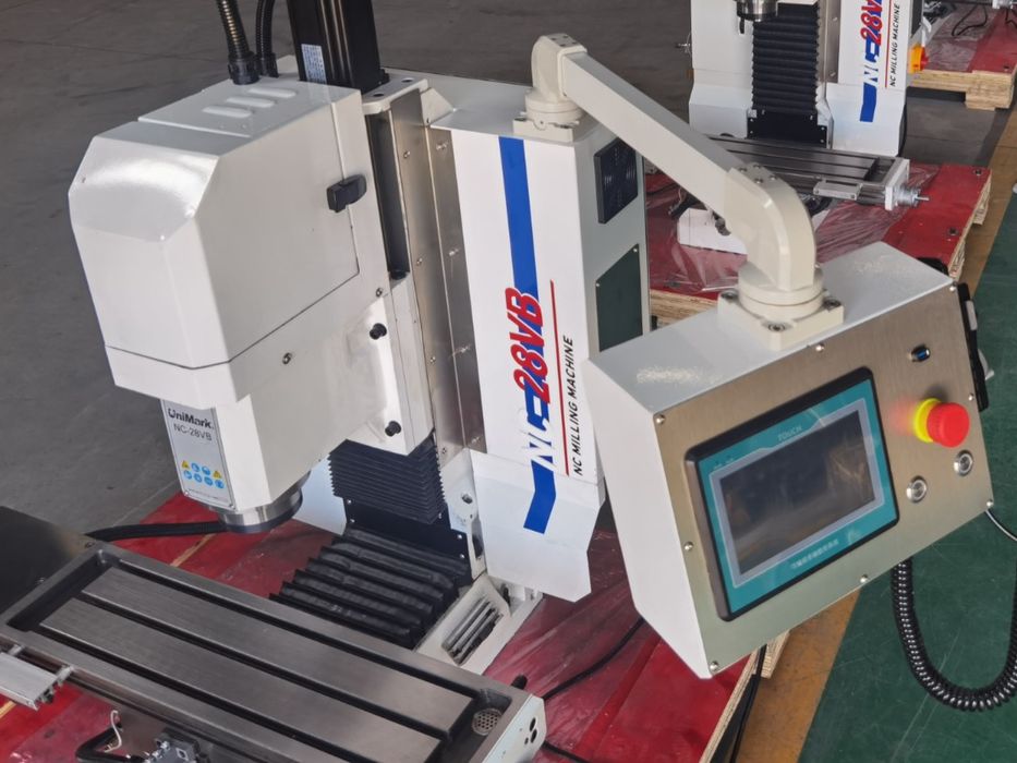 Нова фреза  UNIMARK с CNC управление по 3 оси . За работа със стомана.