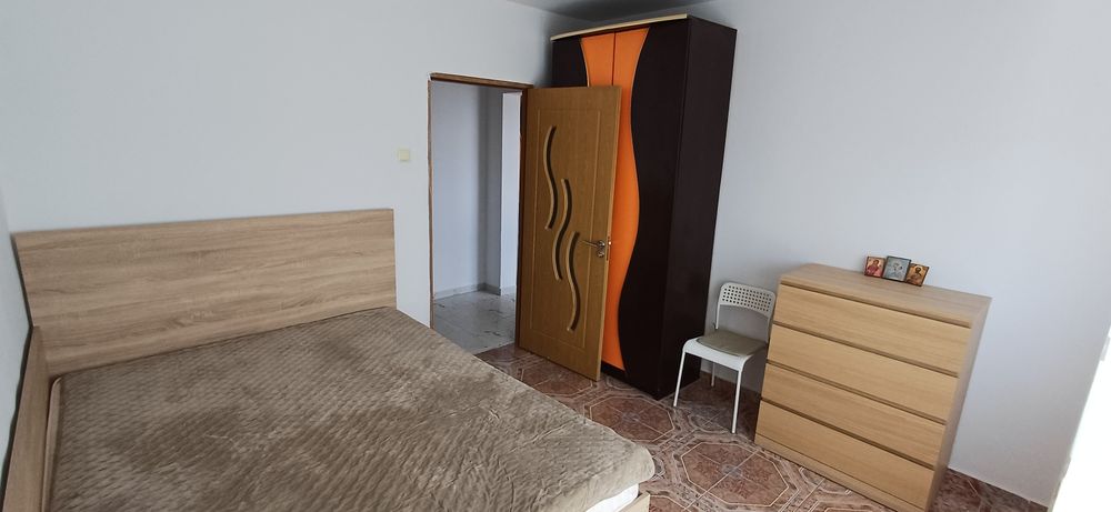 Inchiriez apartament 2 camere decomandat/ Prima inchiriere