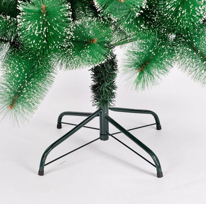 Изкуствени елхи със и без заснежени връхчета