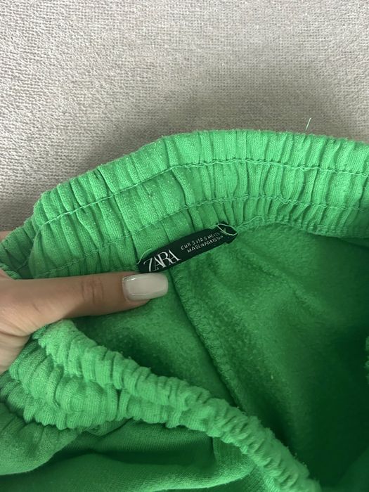 Анцуг на Zara.