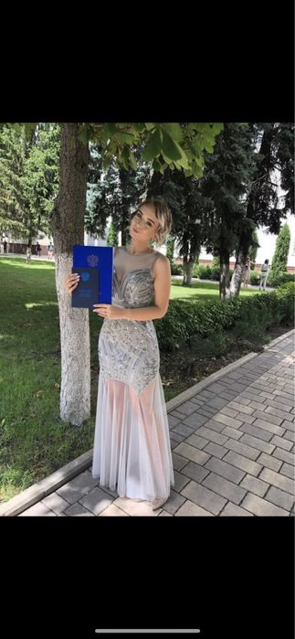 Платье вечернее