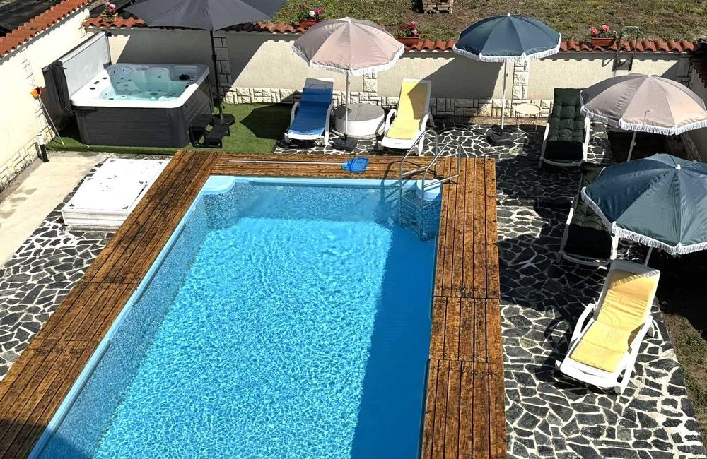 Наем на Частен Басейн