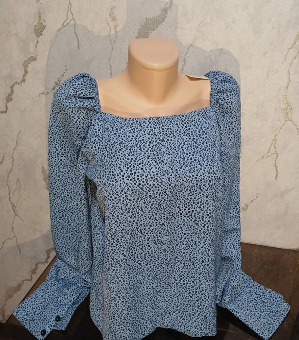 Блузки отличного качества,привезенные с  Санкт-Петербурга.модные