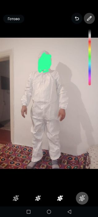 Защитный костюм.