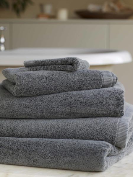 Полотенца банное и лицевое и для ног