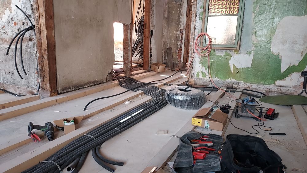 Electrician cu experiență .