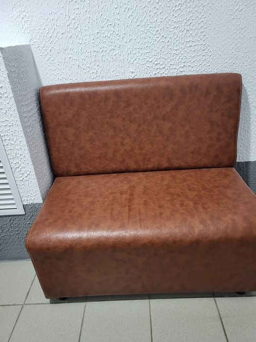 Продам мини кожаный диван