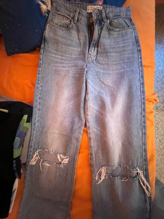 Blugi albastri Stradivarius