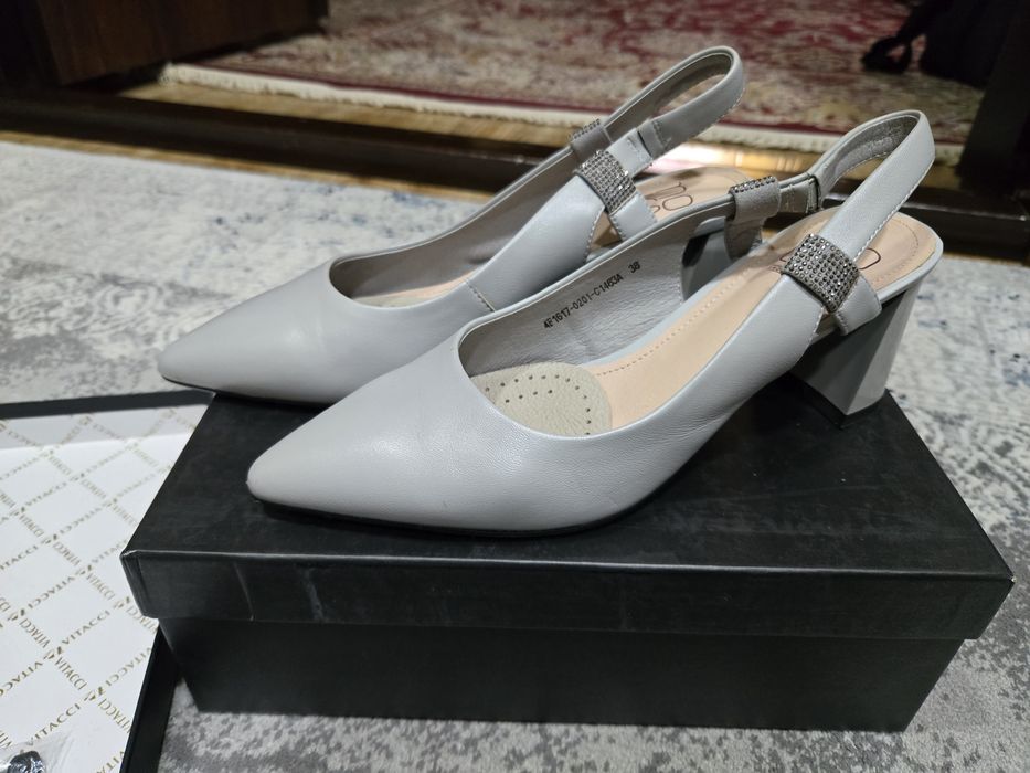 Женские туфли и босоножки