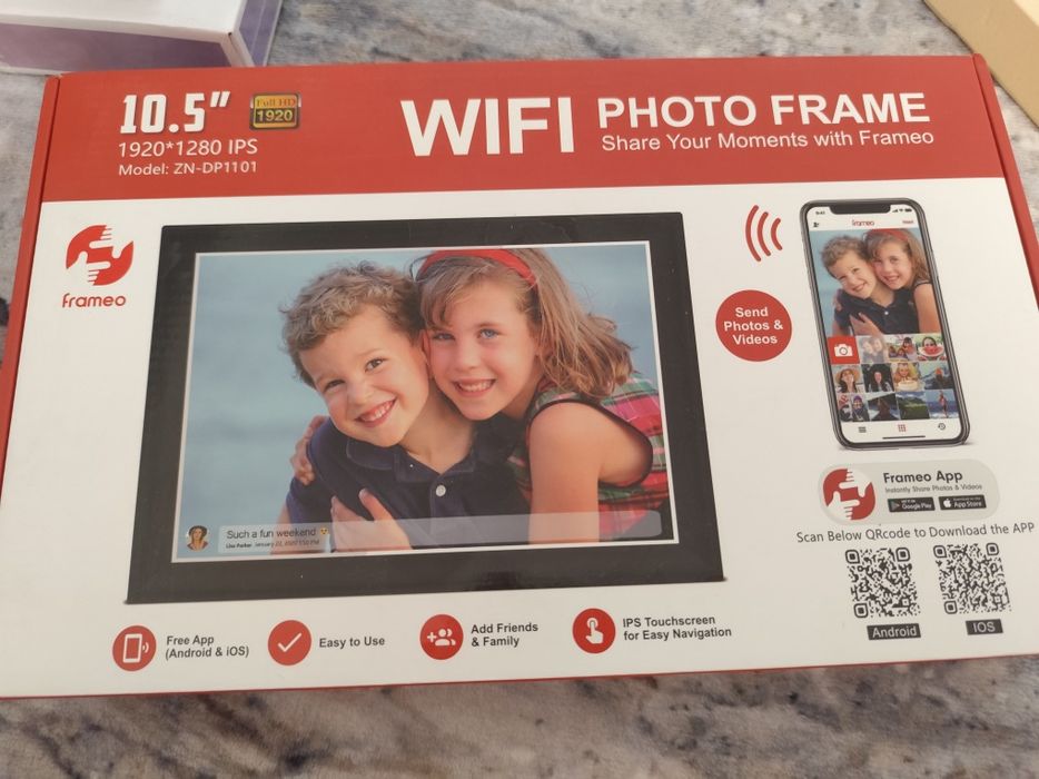 Rama foto prezentată este o ramă foto digitală WiFi de 10.5 inchi, model ZN-DP1101, care funcționeaza