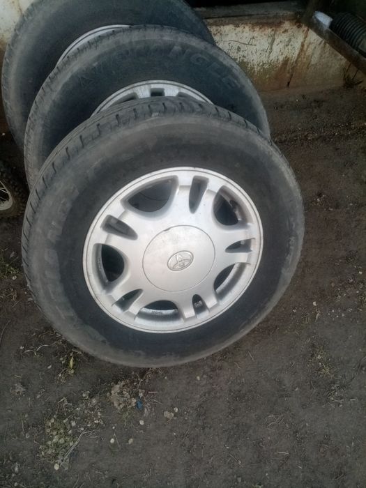 Продам диски с летний покрышки