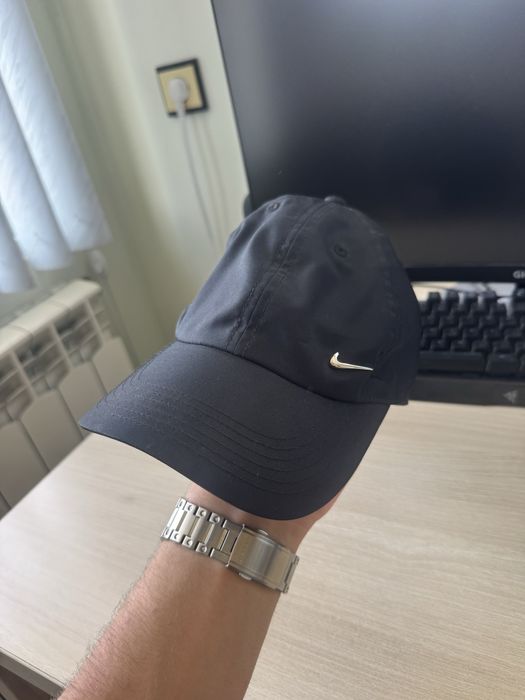 Шапки с козирка