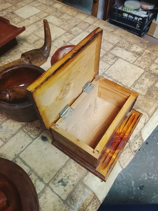 Дървени предмети подходящи за дома и за украса на механа