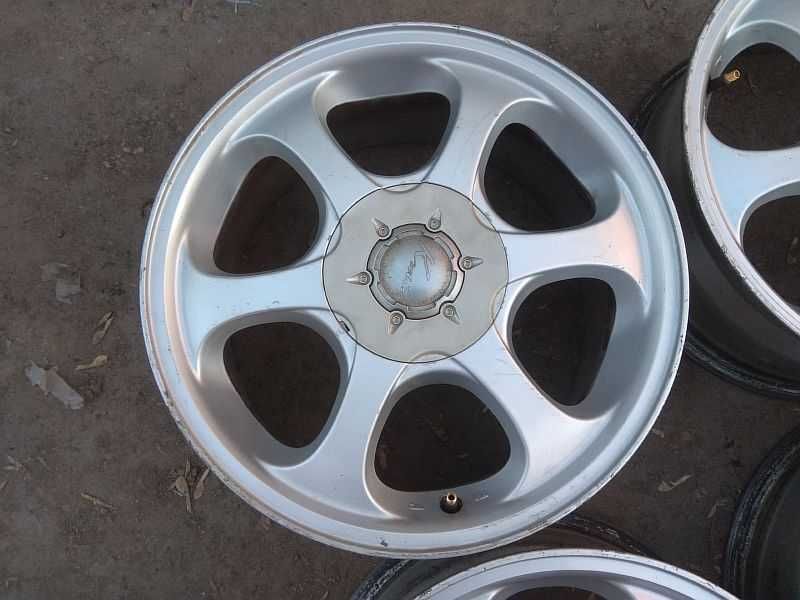 Продам оригинальные легкосплавные диски